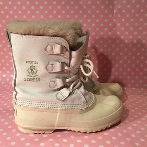 White Monitou Sorels